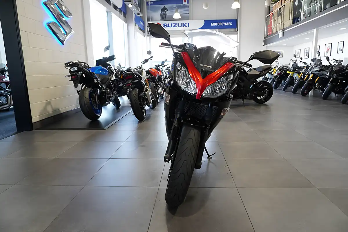 Used 2016 Kawasaki ER-6N Er Black/Red - Interior and Exterior details 3