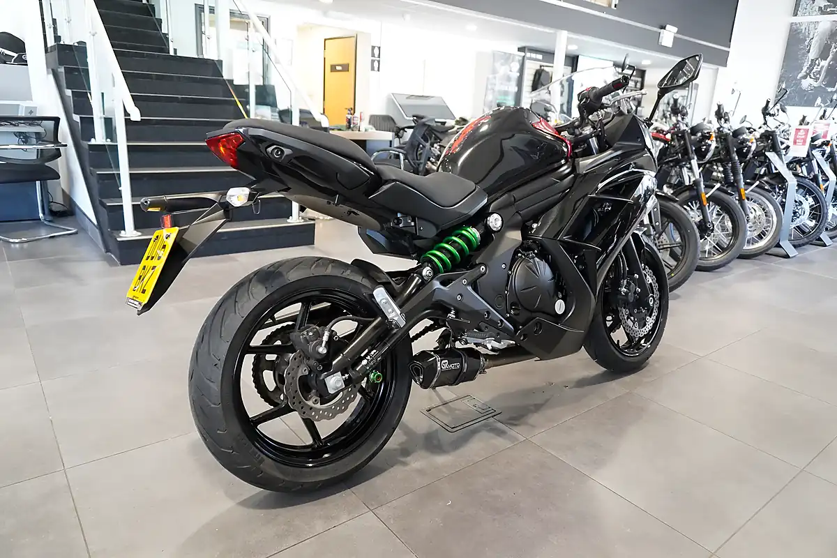 Used 2016 Kawasaki ER-6N Er Black/Red - Interior and Exterior details 5