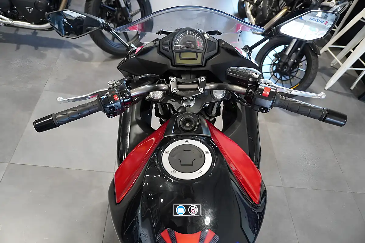 Used 2016 Kawasaki ER-6N Er Black/Red - Interior and Exterior details 7