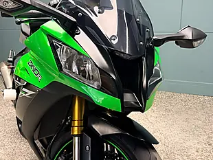Used 2016 Kawasaki Ninja ZX-10R 1000 Super Sports Green - Interior and Exterior details 11