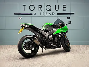Used 2016 Kawasaki Ninja ZX-10R 1000 Super Sports Green - Interior and Exterior details 3