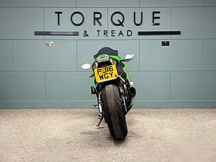 Used 2016 Kawasaki Ninja ZX-10R 1000 Super Sports Green - Interior and Exterior details 5