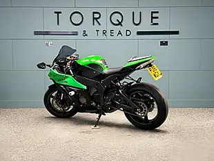 Used 2016 Kawasaki Ninja ZX-10R 1000 Super Sports Green - Interior and Exterior details 7