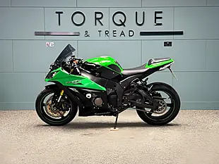 Used 2016 Kawasaki Ninja ZX-10R 1000 Super Sports Green - Interior and Exterior details 8
