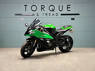 Used 2016 Kawasaki Ninja ZX-10R 1000 Super Sports Green - Interior and Exterior details 9