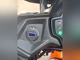 Used 2016 Kawasaki Versys 650 Orange - Interior and Exterior details 12