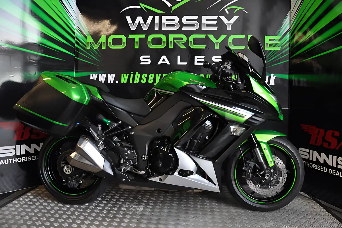 Used 2016 Kawasaki Z1000-SX Full Luggage Green - Front View