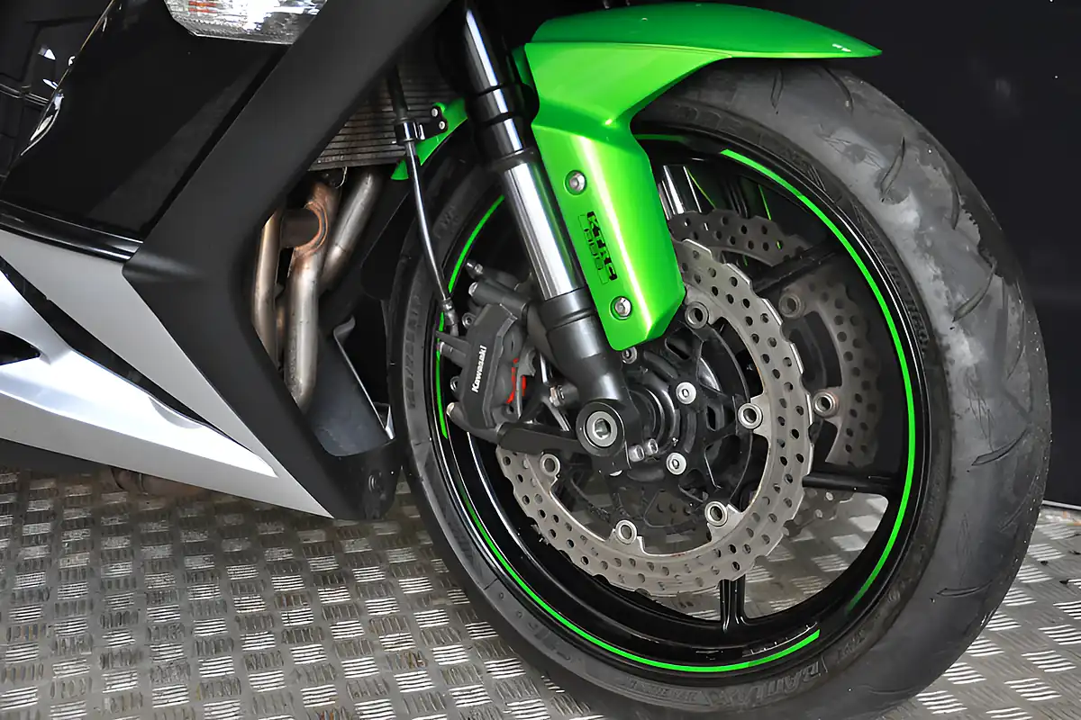 Used 2016 Kawasaki Z1000-SX Full Luggage Green - Interior and Exterior details 18