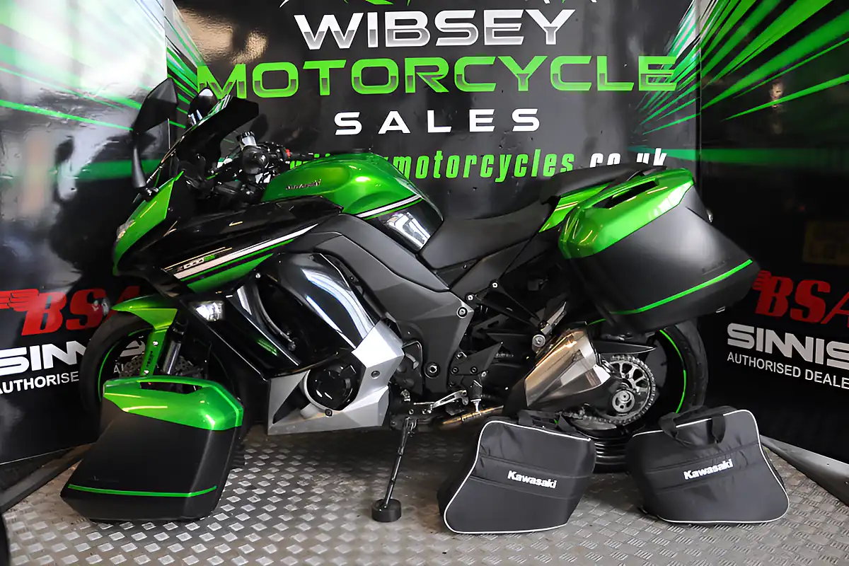 Used 2016 Kawasaki Z1000-SX Full Luggage Green - Interior and Exterior details 2
