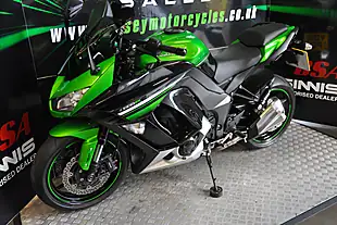 Used 2016 Kawasaki Z1000-SX Full Luggage Green - Interior and Exterior details 4