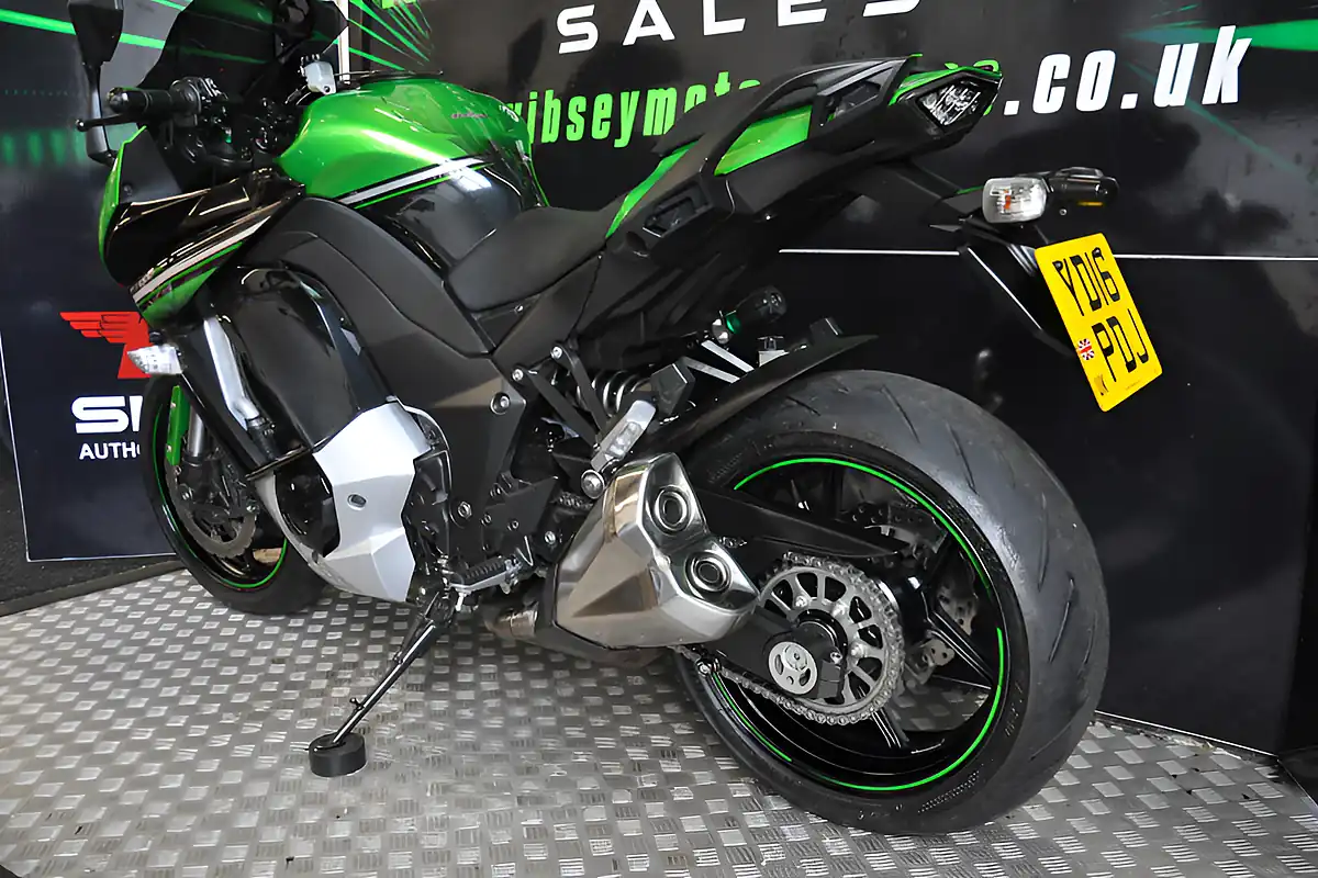 Used 2016 Kawasaki Z1000-SX Full Luggage Green - Interior and Exterior details 7
