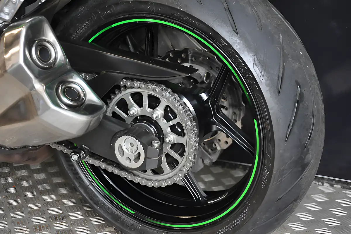 Used 2016 Kawasaki Z1000-SX Full Luggage Green - Interior and Exterior details 8
