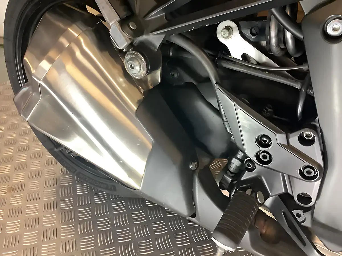 Used 2016 Kawasaki Z1000 Sx Green - Interior and Exterior details 16