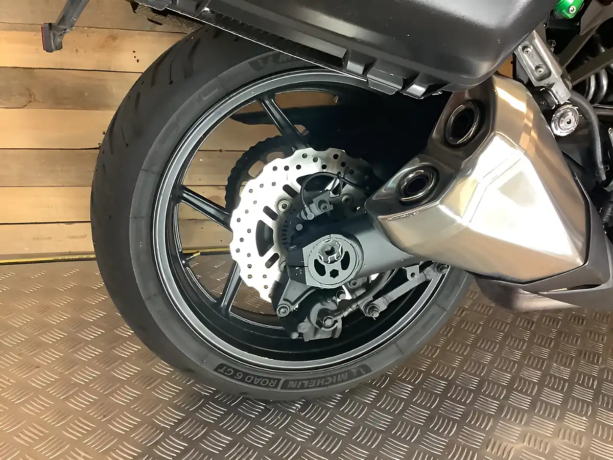 Used 2016 Kawasaki Z1000 Sx Green - Interior and Exterior details 19