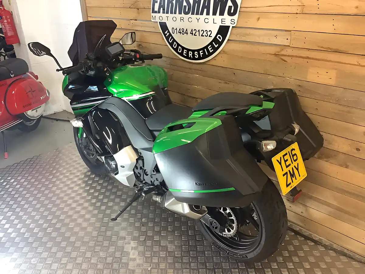 Used 2016 Kawasaki Z1000 Sx Green - Interior and Exterior details 6