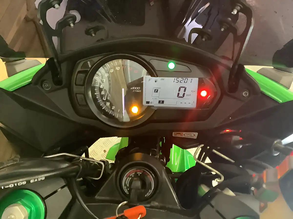 Used 2016 Kawasaki Z1000 Sx Green - Interior and Exterior details 7