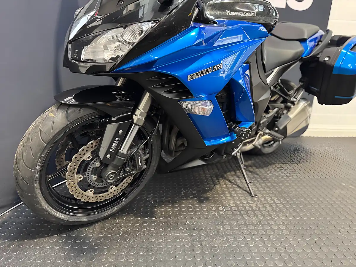 Used 2016 Kawasaki Z1000 Sx - Interior and Exterior details 16