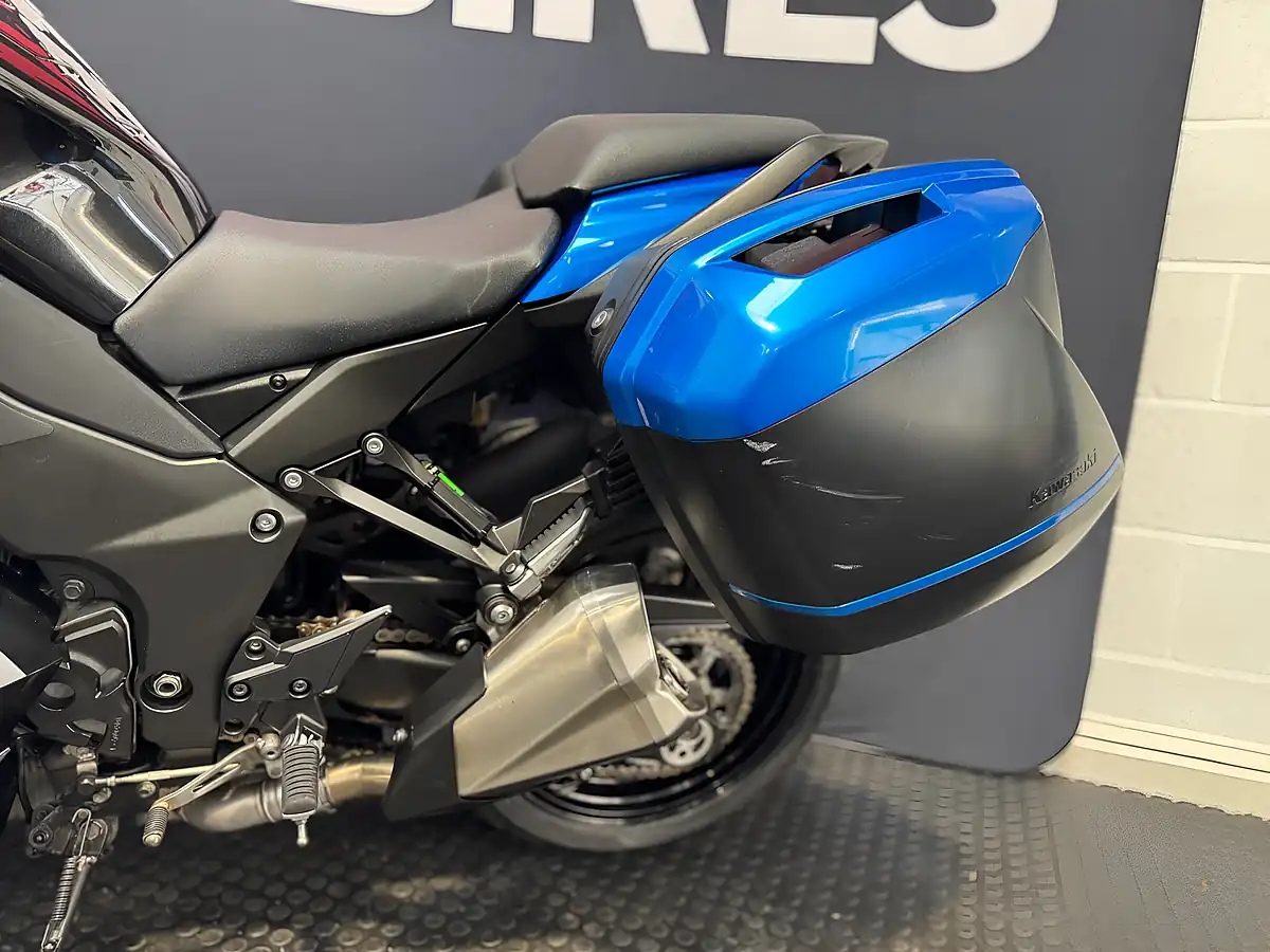 Used 2016 Kawasaki Z1000 Sx - Interior and Exterior details 18