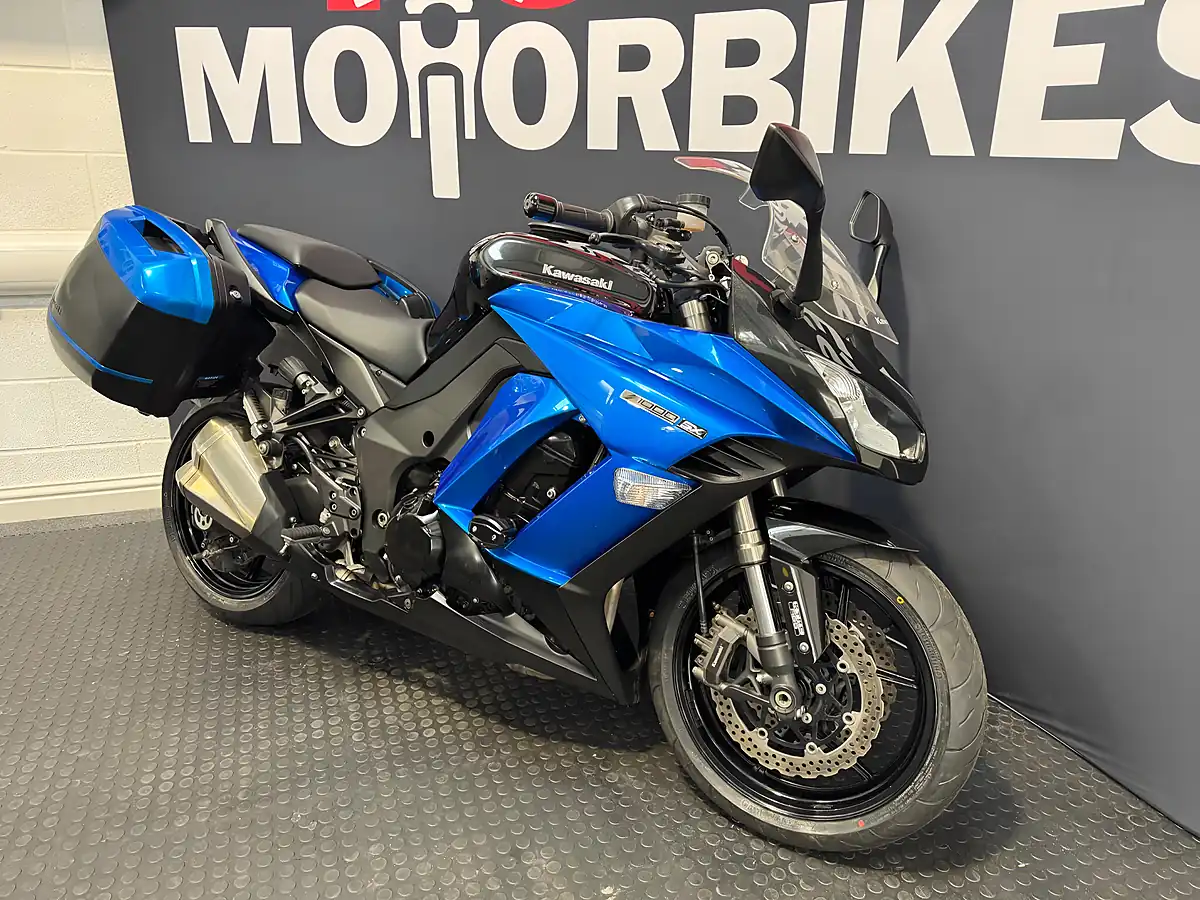 Used 2016 Kawasaki Z1000 Sx - Interior and Exterior details 5
