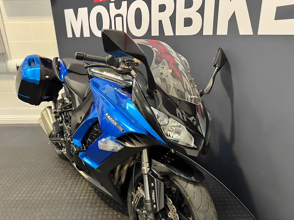 Used 2016 Kawasaki Z1000 Sx - Interior and Exterior details 6