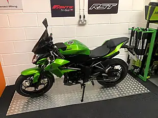 Used 2016 Kawasaki Z250 Sl Metallic Green - Interior and Exterior details 10