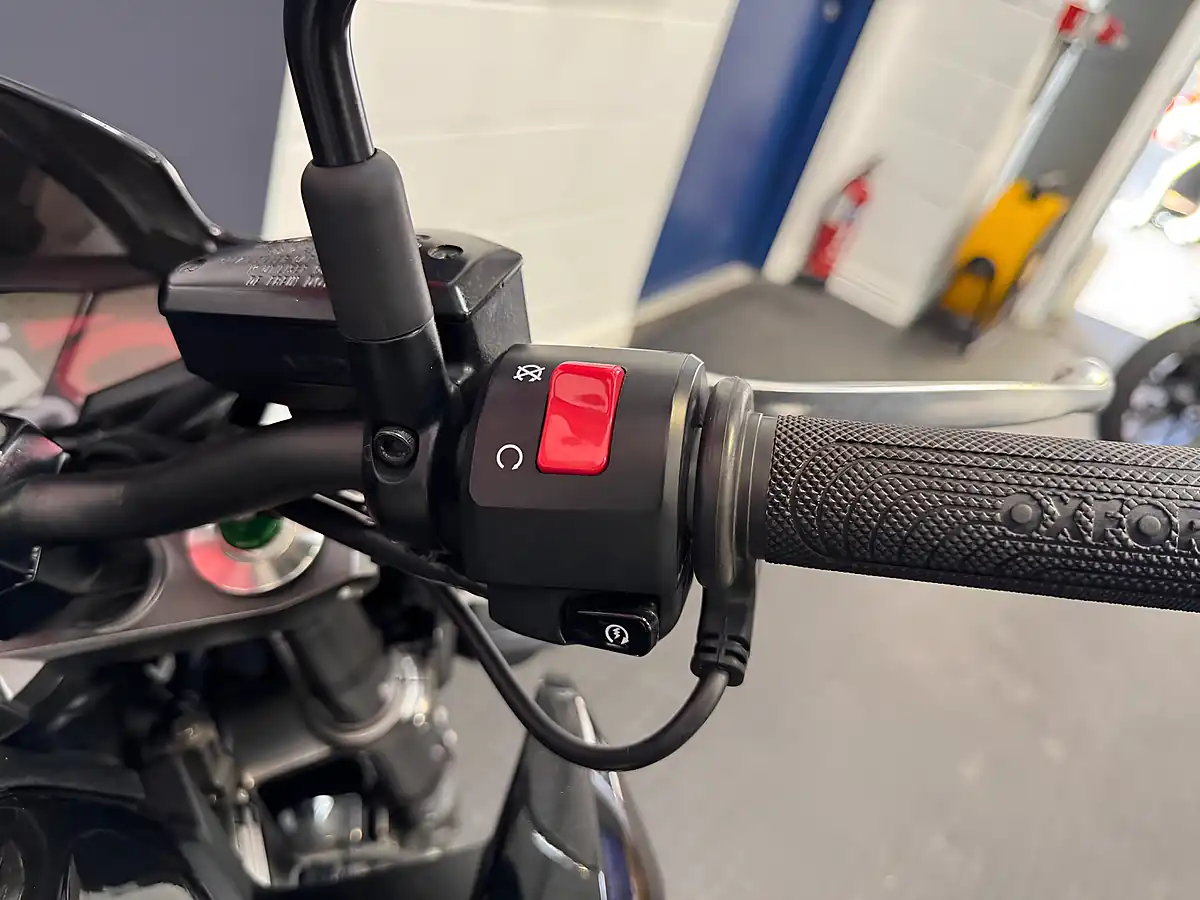 Used 2016 Kawasaki Z800 - Interior and Exterior details 13