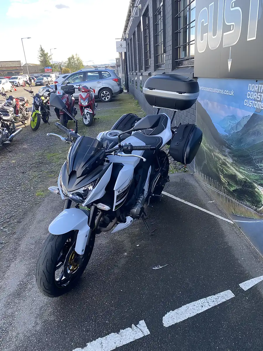 Used 2016 Kawasaki Z800 - Interior and Exterior details 4