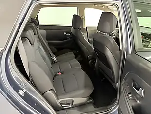 Used 2016 Kia Carens SR7 Blue - Interior and Exterior details 11