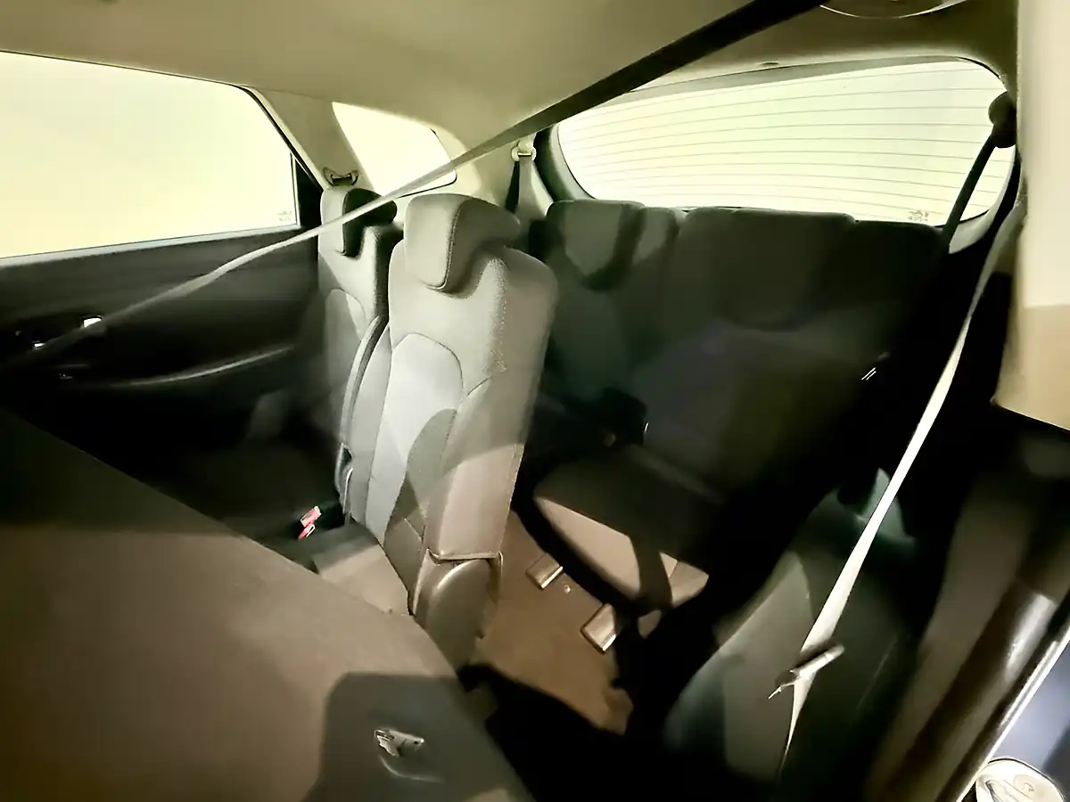 Used 2016 Kia Carens SR7 Blue - Interior and Exterior details 13