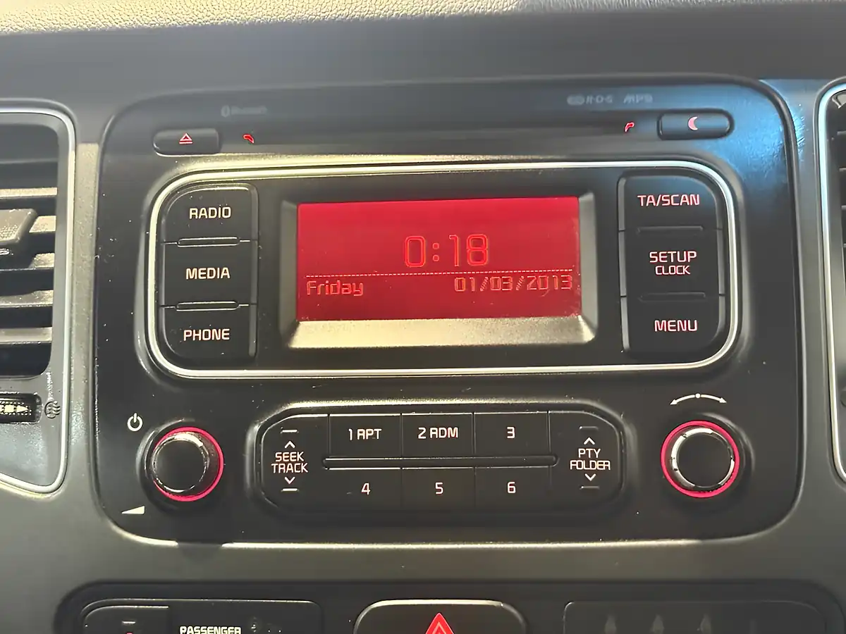 Used 2016 Kia Carens SR7 Blue - Interior and Exterior details 18