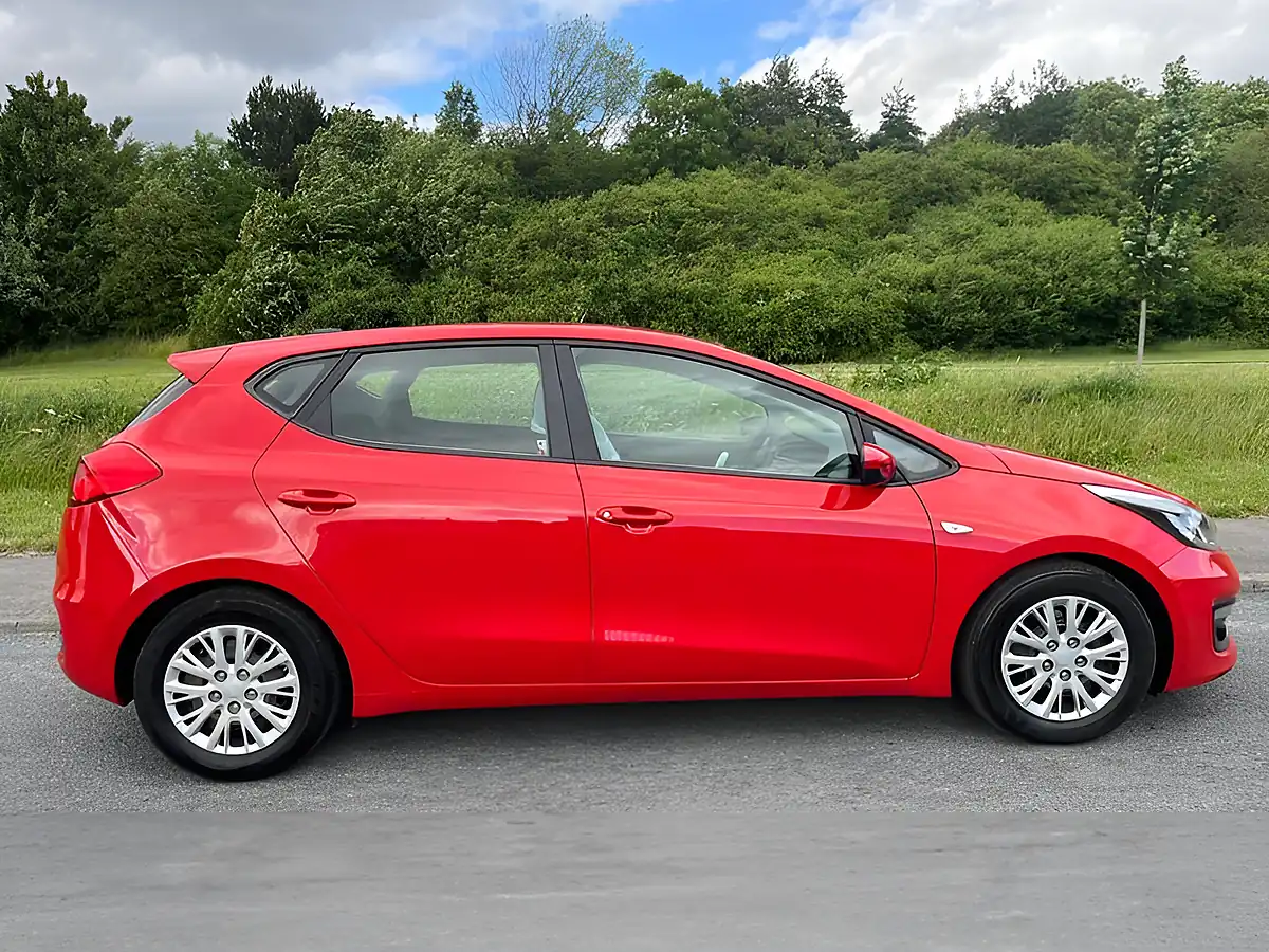 Used 2016 Kia Ceed 1 Red - Front View