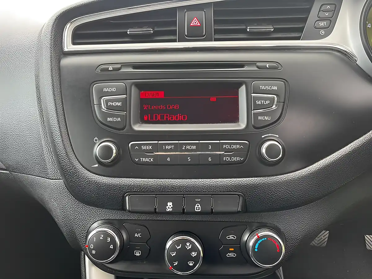 Used 2016 Kia Ceed 1 Red - Interior and Exterior details 11