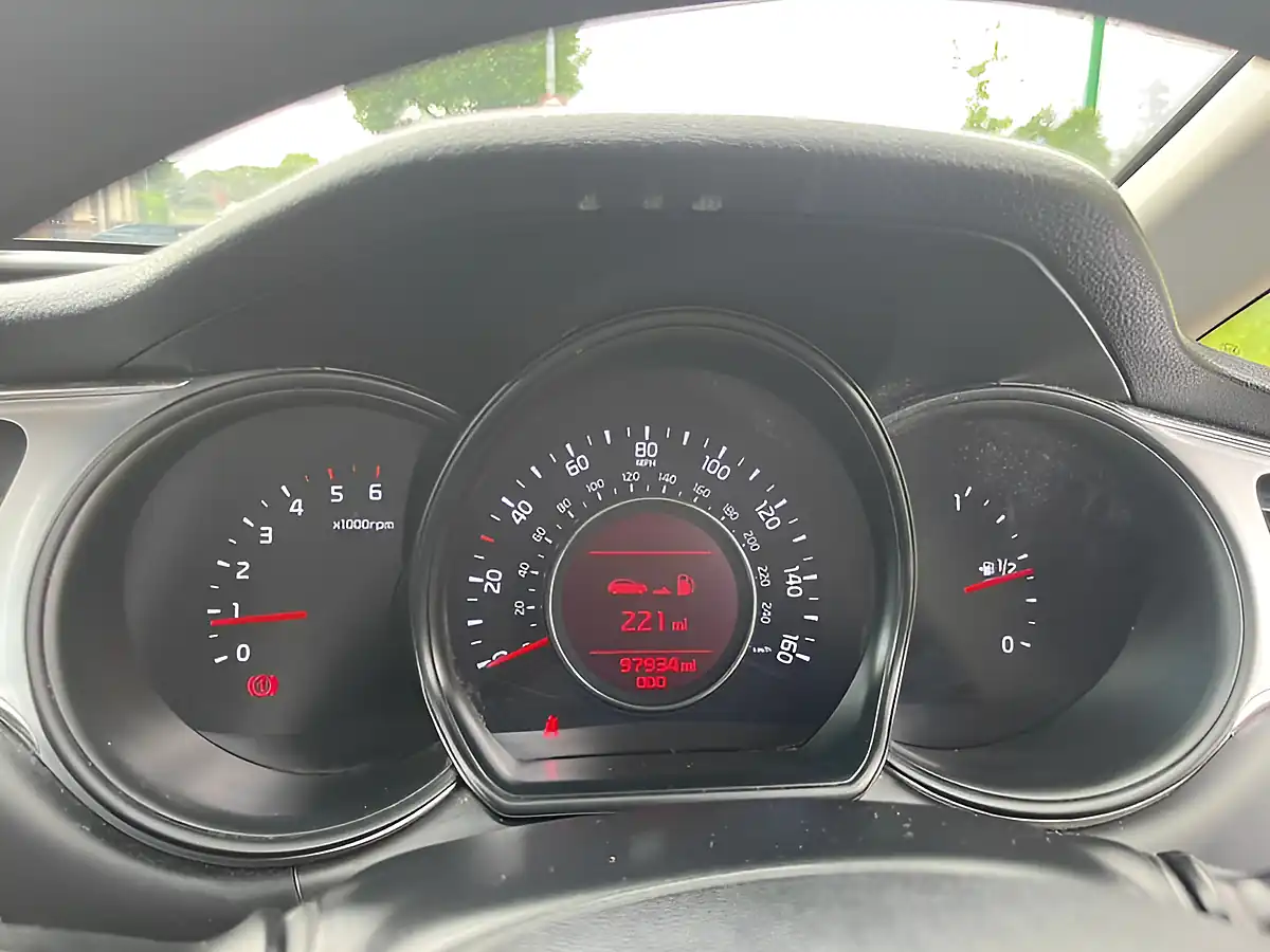 Used 2016 Kia Ceed 1 Red - Interior and Exterior details 12