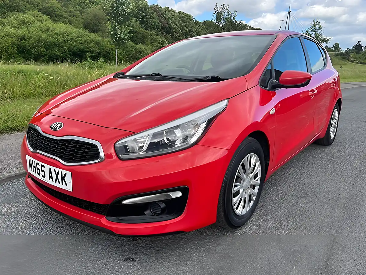 Used 2016 Kia Ceed 1 Red - Interior and Exterior details 5