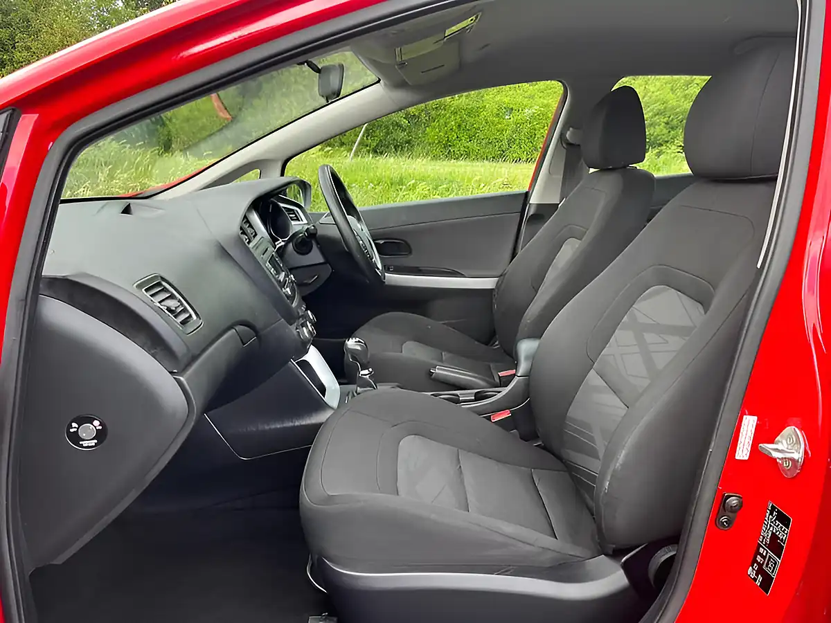 Used 2016 Kia Ceed 1 Red - Interior and Exterior details 6