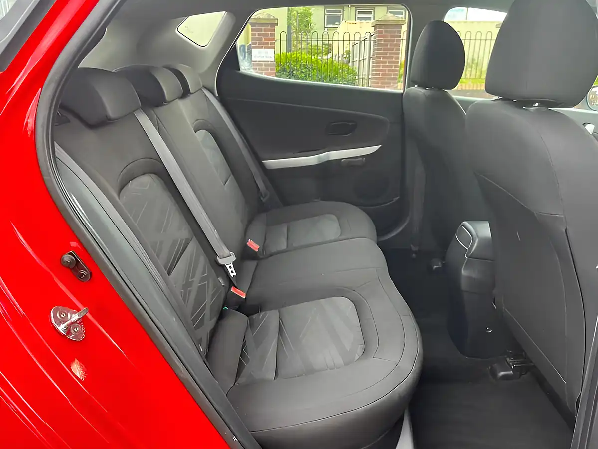 Used 2016 Kia Ceed 1 Red - Interior and Exterior details 8