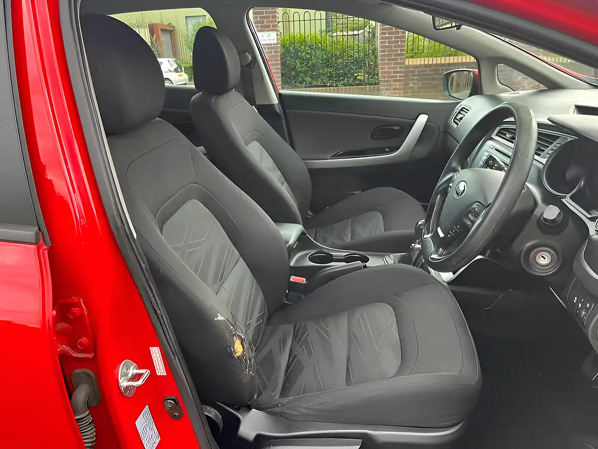 Used 2016 Kia Ceed 1 Red - Interior and Exterior details 9