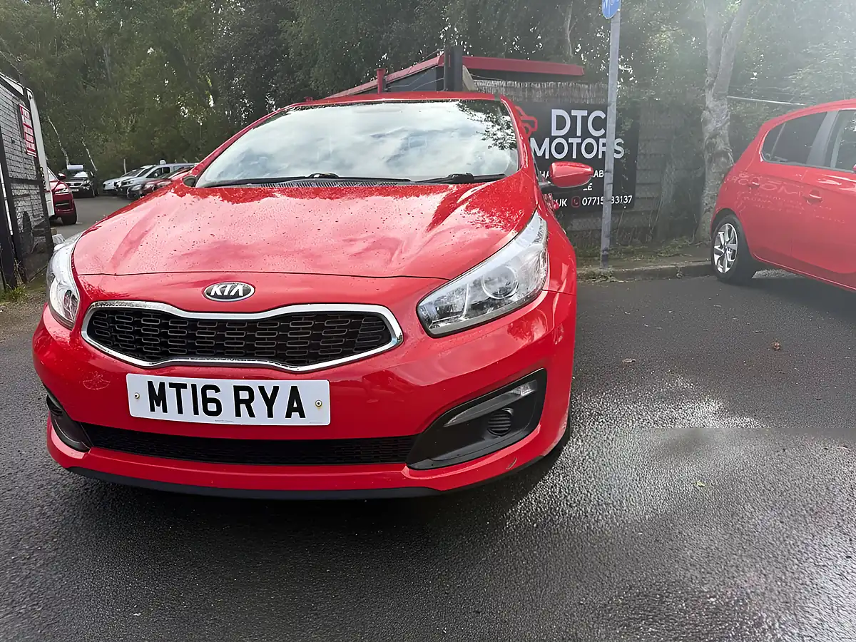 Used 2016 Kia Ceed 1 Red - Front View