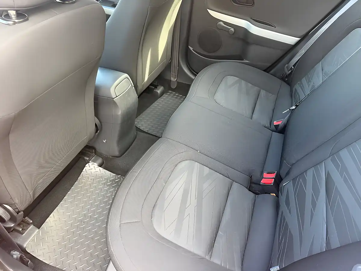 Used 2016 Kia Ceed 1 Red - Interior and Exterior details 13