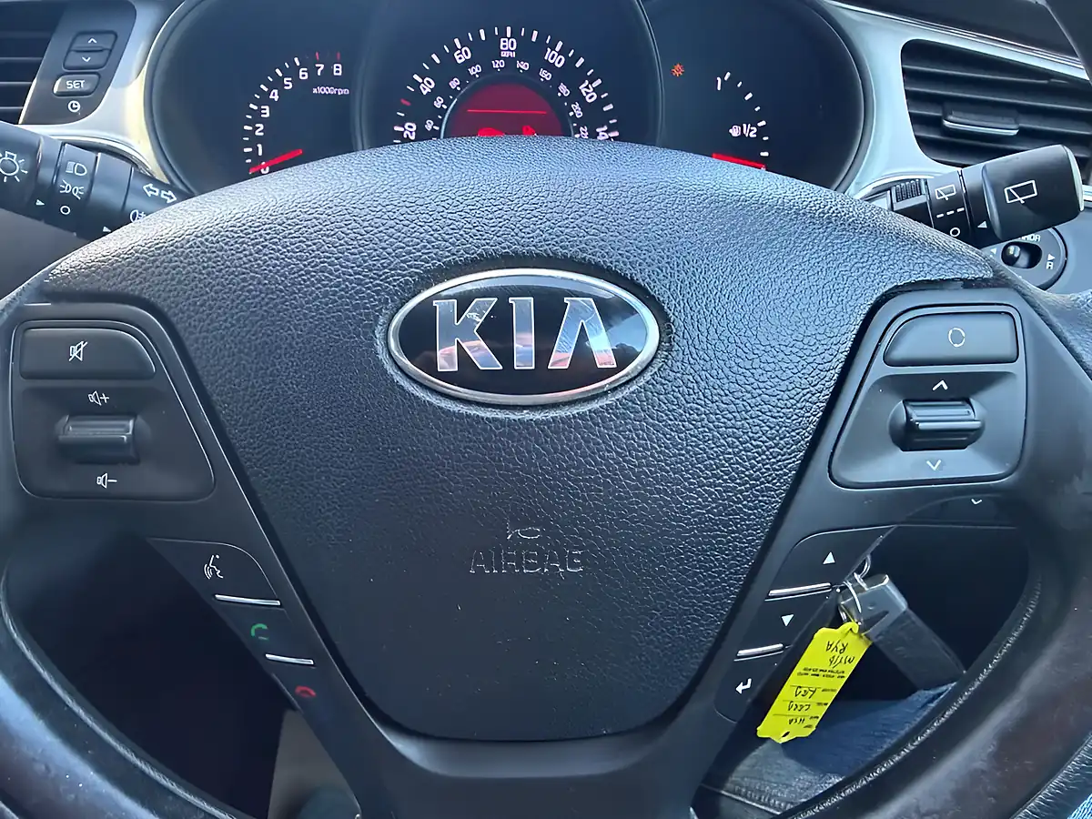 Used 2016 Kia Ceed 1 Red - Interior and Exterior details 20