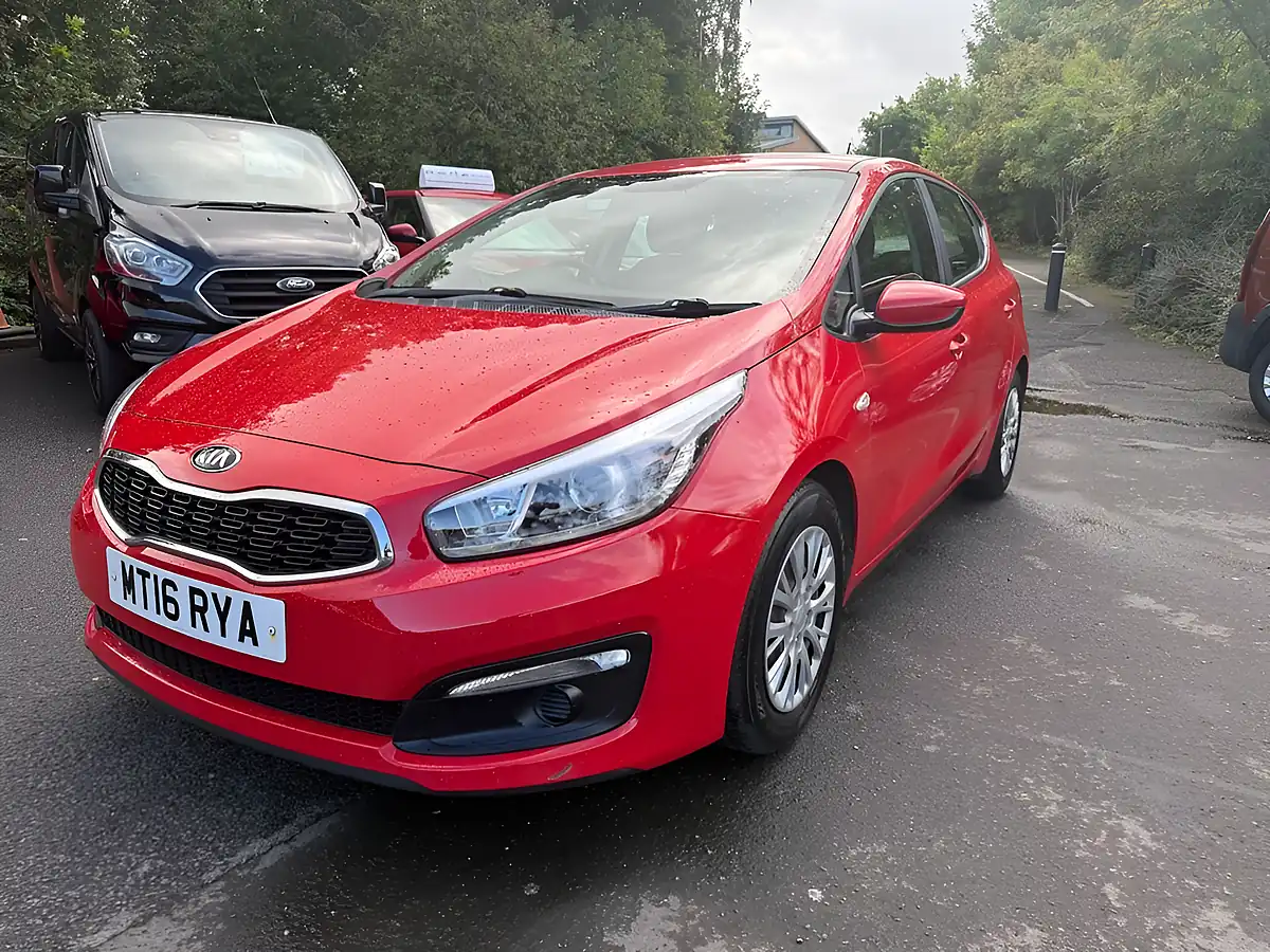Used 2016 Kia Ceed 1 Red - Interior and Exterior details 3