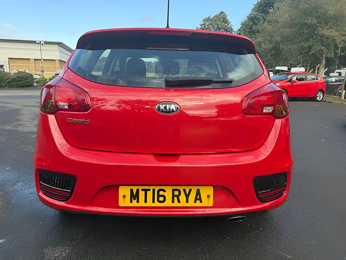Used 2016 Kia Ceed 1 Red - Interior and Exterior details 6