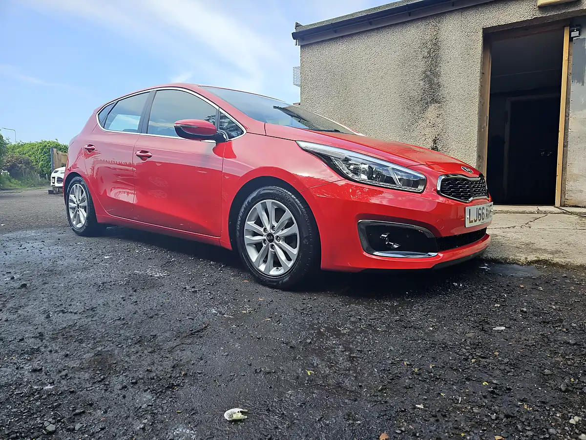 Used 2016 Kia Ceed 2 Red - Interior and Exterior details 13