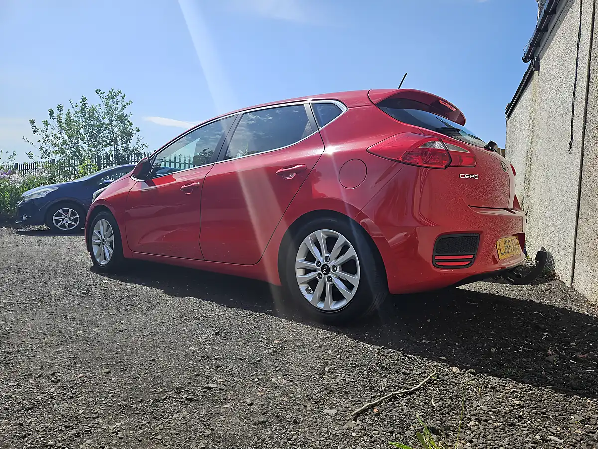 Used 2016 Kia Ceed 2 Red - Interior and Exterior details 2