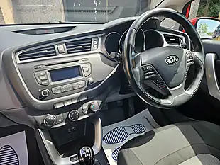 Used 2016 Kia Ceed 2 Red - Interior and Exterior details 4