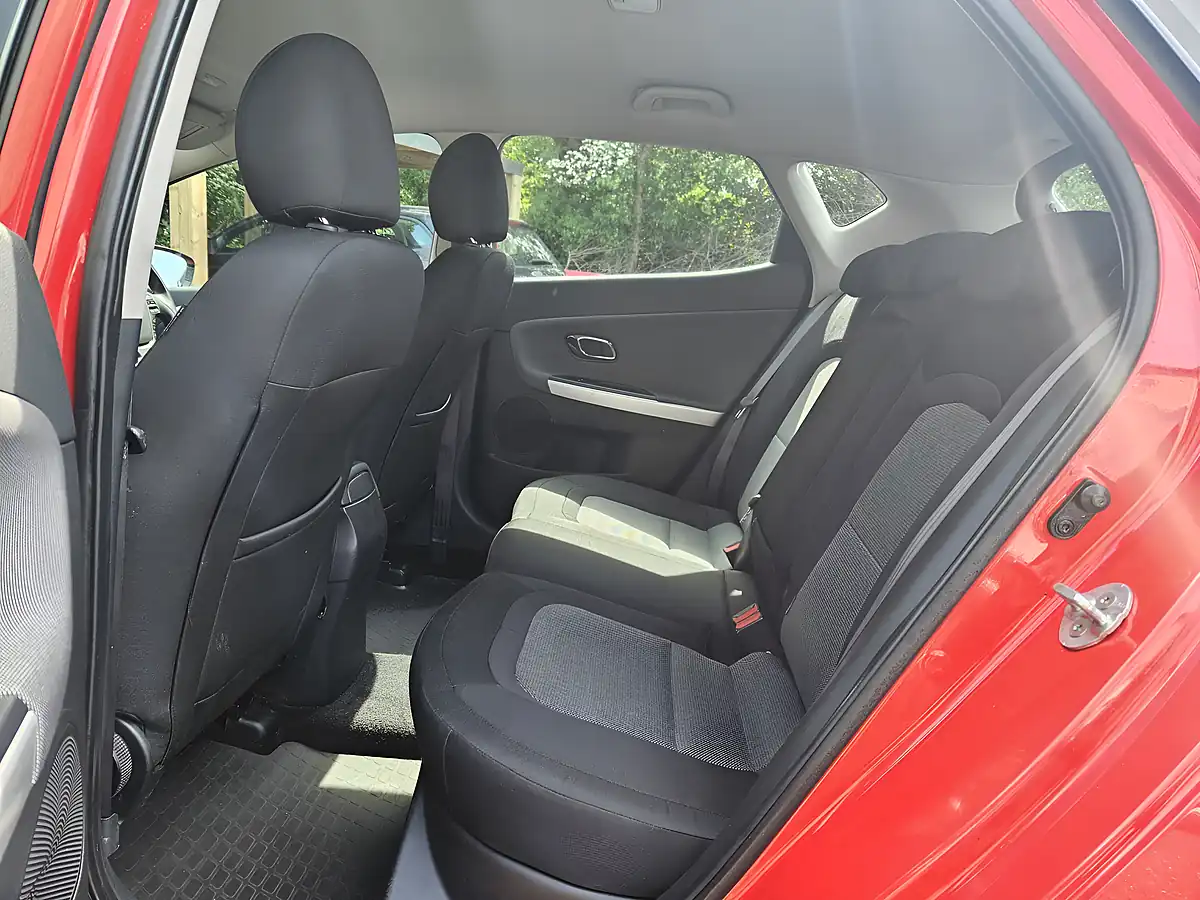 Used 2016 Kia Ceed 2 Red - Interior and Exterior details 5