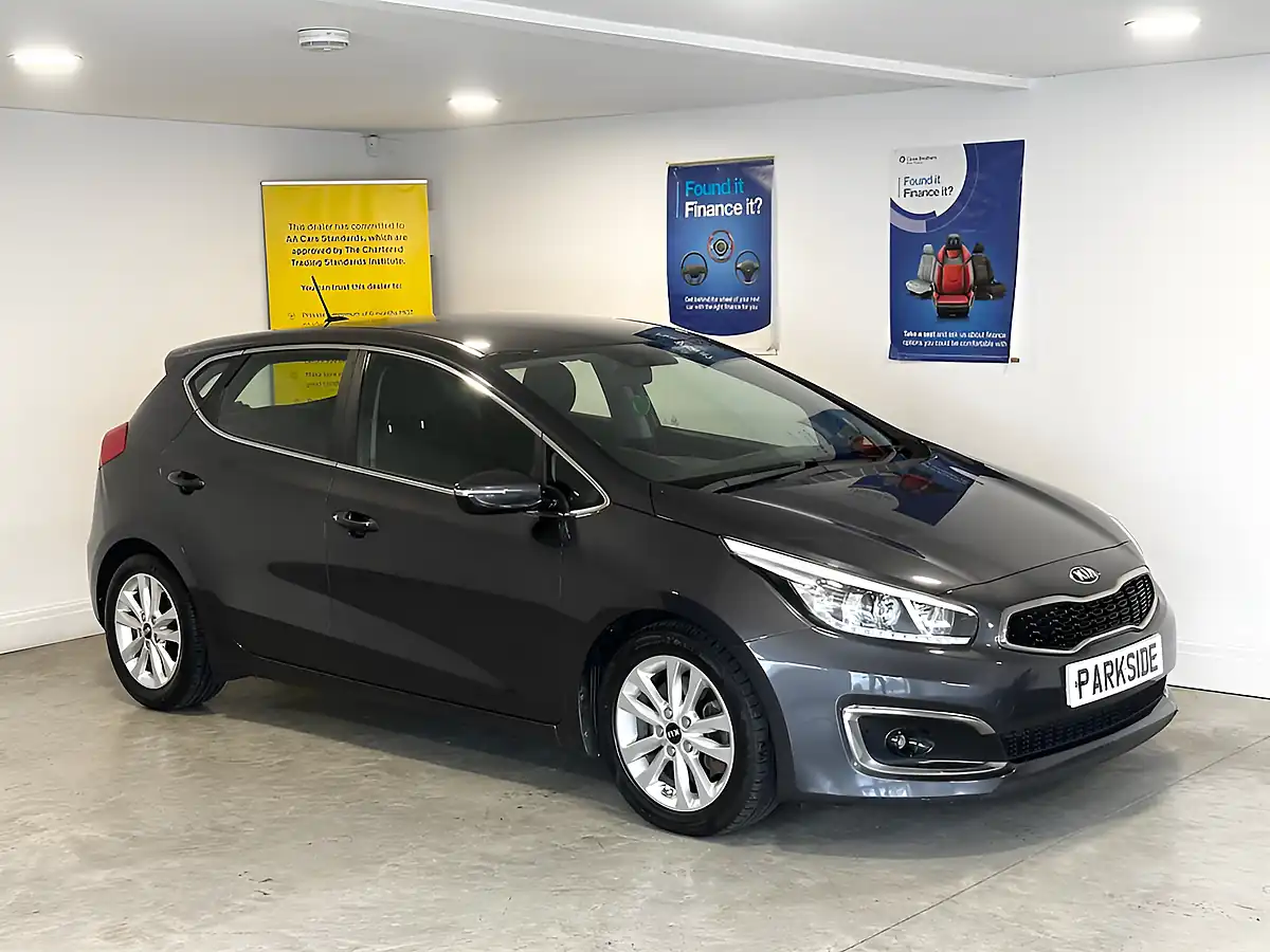 Used 2016 Kia Ceed 2 Silver - Front View
