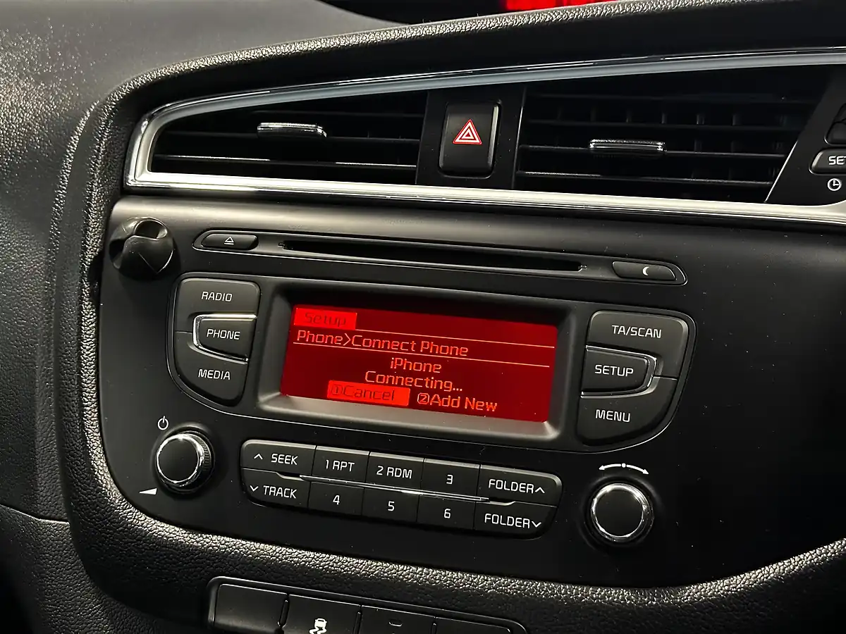 Used 2016 Kia Ceed 2 Silver - Interior and Exterior details 18