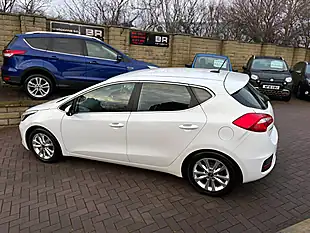 Used 2016 Kia Ceed 2 White - Interior and Exterior details 7