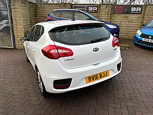 Used 2016 Kia Ceed 2 White - Interior and Exterior details 8